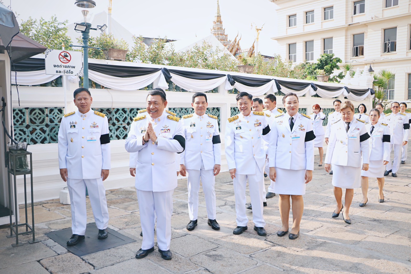 title - ส.ป.ก. ร่วมพิธีวางพวงมาลาถวายราชสักการะ ในพระพิธีธรรมสวดพระอภิธรรมพระบรมศพ สมเด็จพระนางเจ้าสิริกิติ์ พระบรมราชินีนาถ พระบรมราชชนนีพันปีหลวง ณ พระที่นั่งดุสิตมหาปราสาท